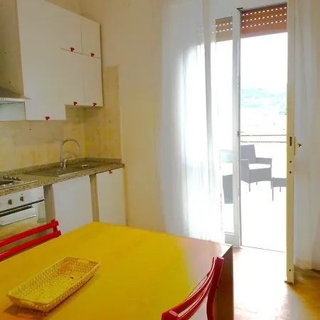 Lägenhet A' La Gare 6 *