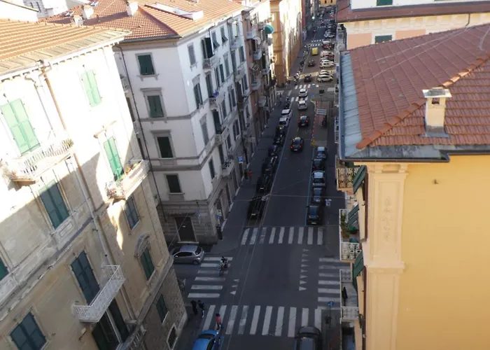 Apartment A' La Gare 6